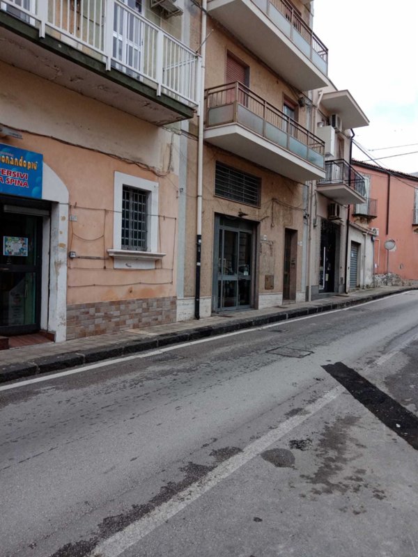 locale commerciale in vendita a Siracusa in zona Belvedere
