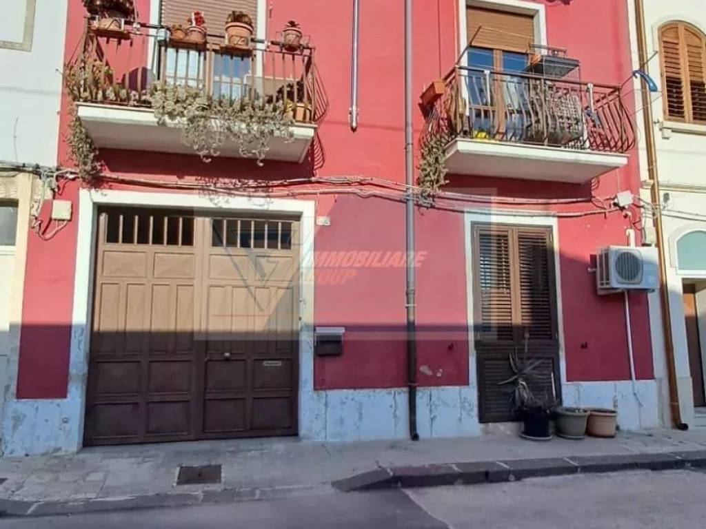 intera palazzina in vendita a Siracusa in zona Borgata