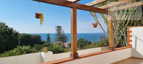 casa indipendente in vendita a Siracusa in zona Isola / Plemmirio