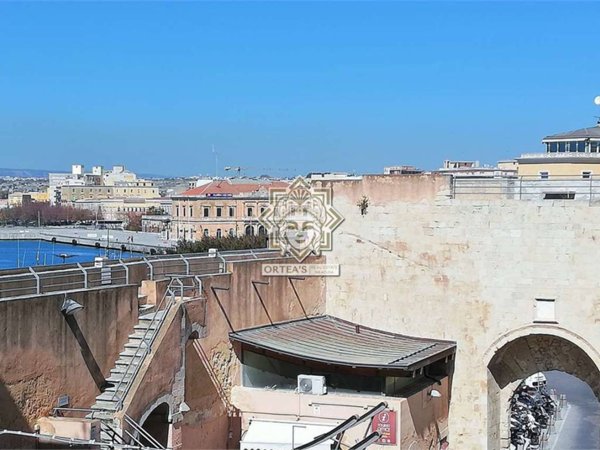 appartamento in vendita a Siracusa in zona Isola Ortigia