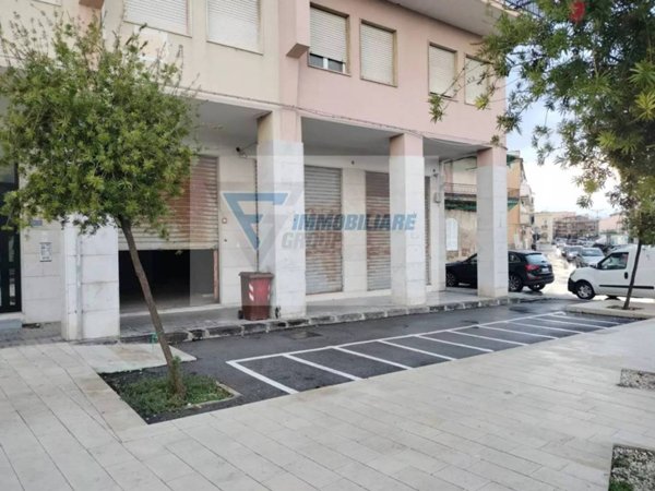 negozio in vendita a Siracusa in zona Borgata