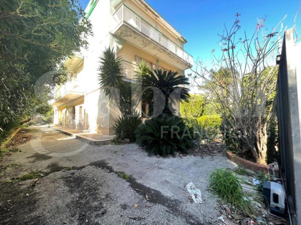 casa indipendente in vendita a Siracusa in zona Scala Greca