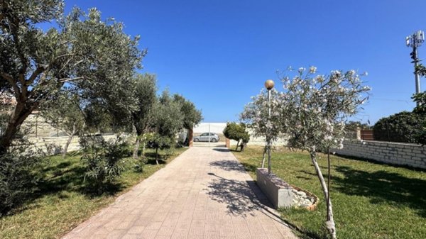 casa indipendente in vendita a Siracusa in zona Isola / Plemmirio