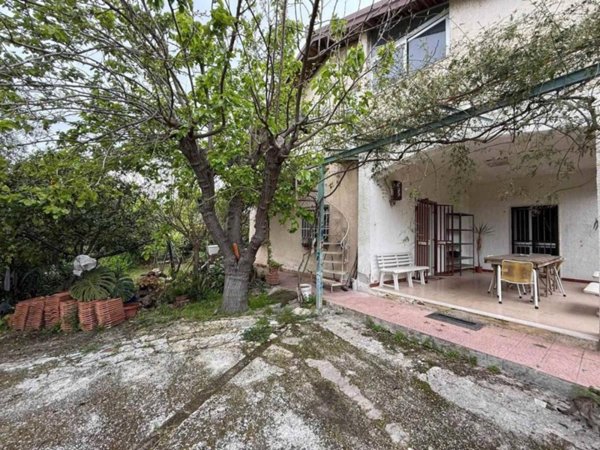 casa indipendente in vendita a Siracusa in zona Belvedere