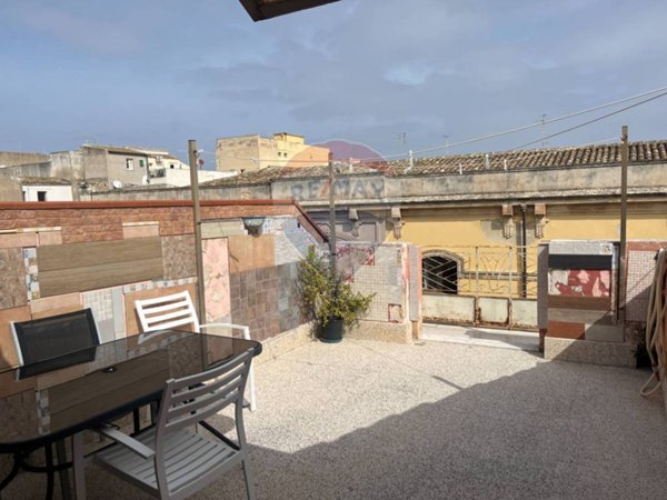 appartamento in vendita a Siracusa in zona Borgata