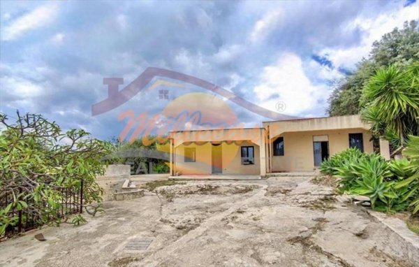 casa indipendente in vendita a Siracusa in zona Belvedere