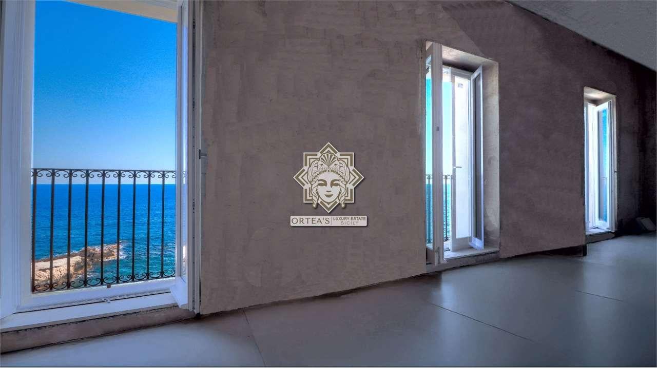 negozio in vendita a Siracusa in zona Isola Ortigia