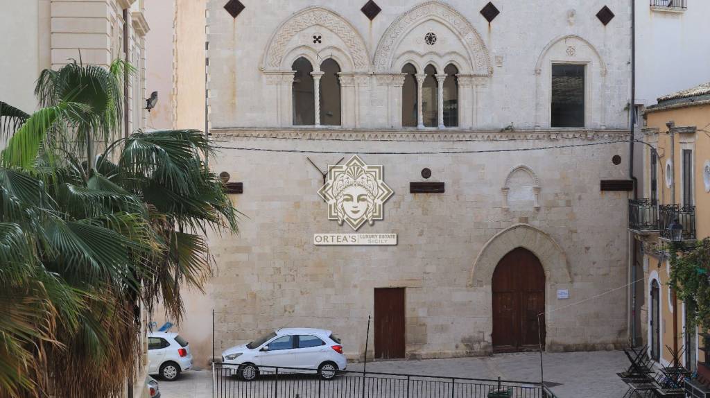 appartamento in vendita a Siracusa in zona Isola Ortigia