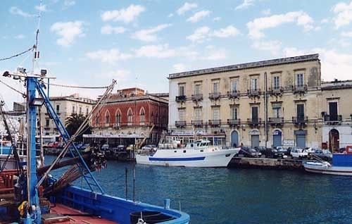 casa indipendente in vendita a Siracusa in zona Centro Città