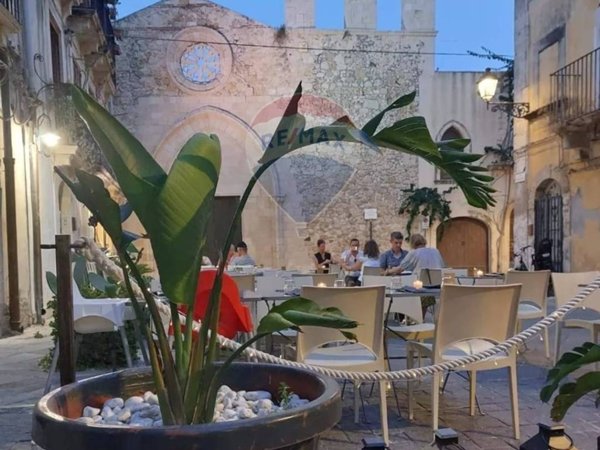 negozio in vendita a Siracusa in zona Centro Città