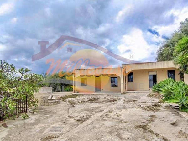casa indipendente in vendita a Siracusa in zona Belvedere