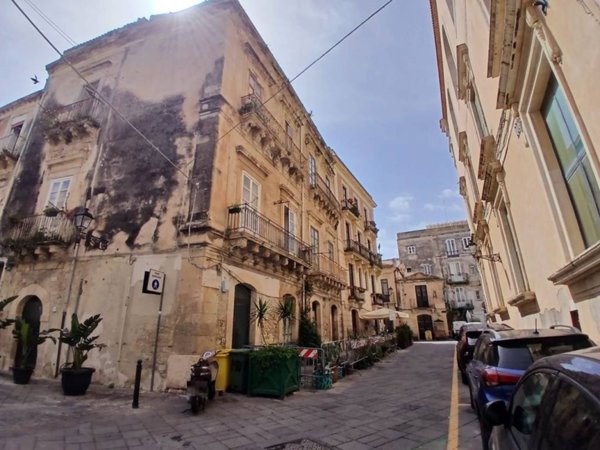 appartamento in vendita a Siracusa in zona Isola Ortigia