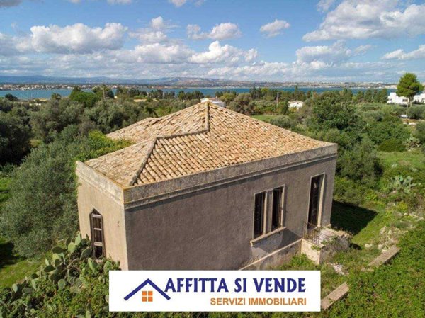 casa indipendente in vendita a Siracusa in zona Isola / Plemmirio