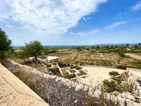 villa in vendita a Siracusa in zona Belvedere