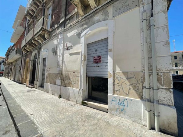 locale commerciale in vendita a Siracusa in zona Borgata