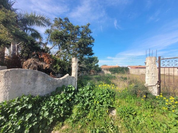 terreno edificabile in vendita a Siracusa in zona Fontane Bianche