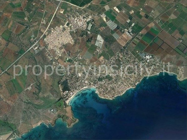 casa indipendente in vendita a Siracusa in zona Fontane Bianche