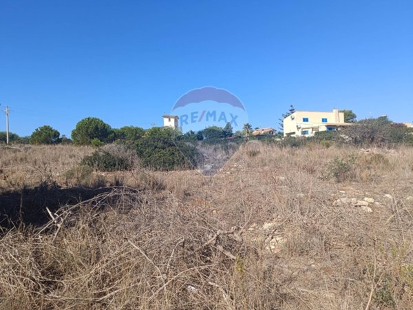 casa indipendente in vendita a Siracusa in zona Fontane Bianche