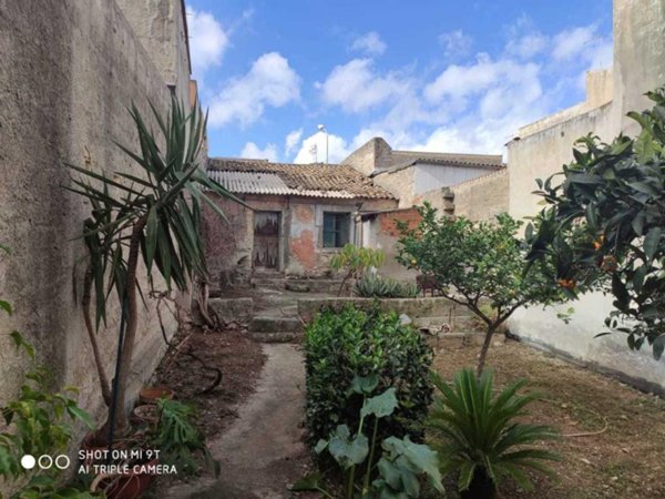 casa indipendente in vendita a Siracusa in zona Belvedere