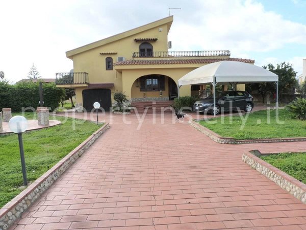 casa indipendente in vendita a Siracusa in zona Ognina
