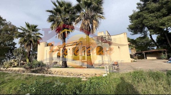 casa indipendente in vendita a Siracusa in zona Isola / Plemmirio