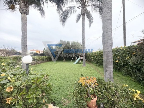 casa indipendente in vendita a Siracusa in zona Arenella