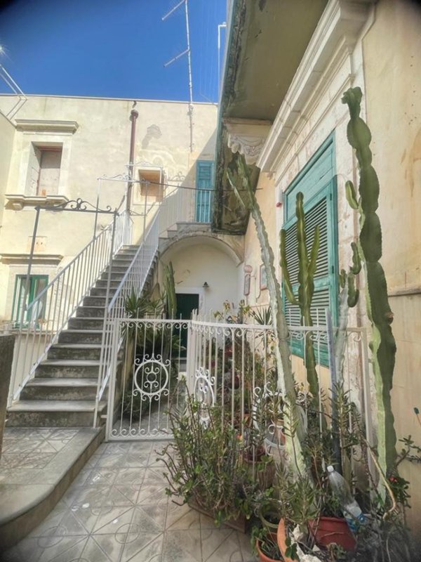 appartamento in vendita a Siracusa in zona Isola Ortigia