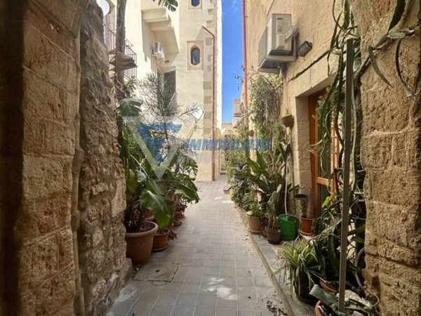 appartamento in vendita a Siracusa in zona Isola Ortigia