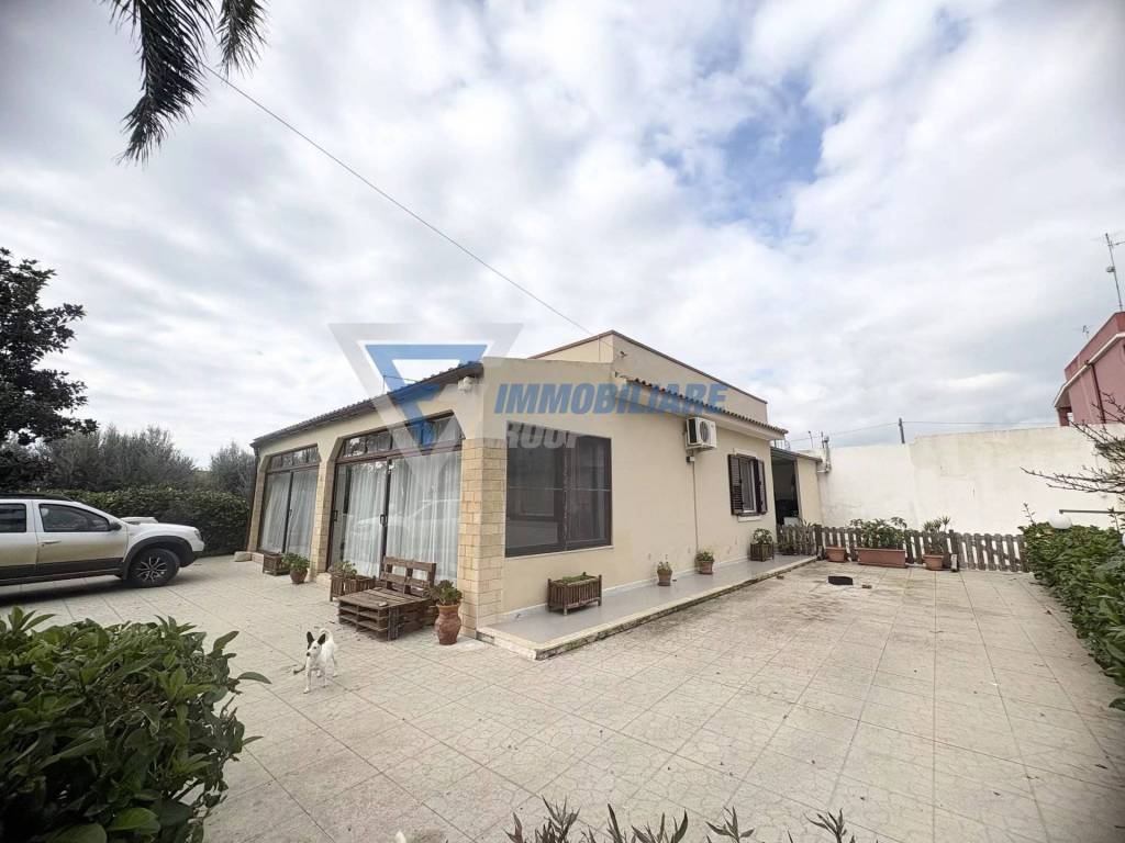 casa indipendente in vendita a Siracusa in zona Arenella