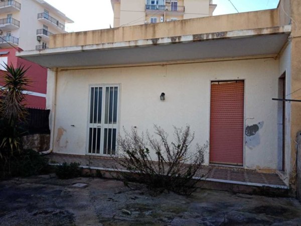 casa indipendente in vendita a Siracusa in zona Belvedere