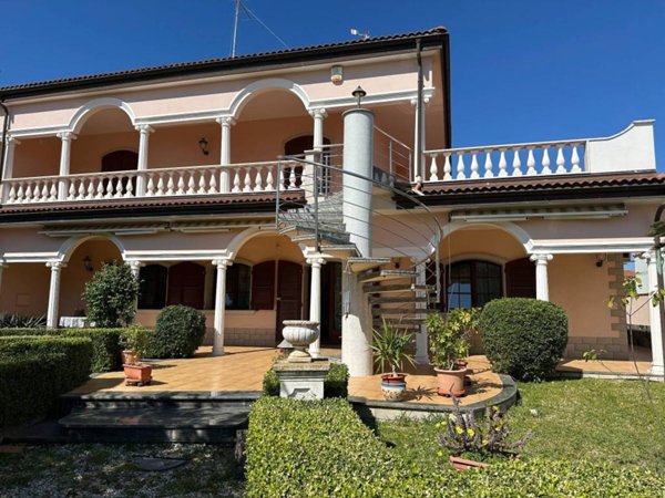casa indipendente in vendita a Siracusa in zona Epipoli