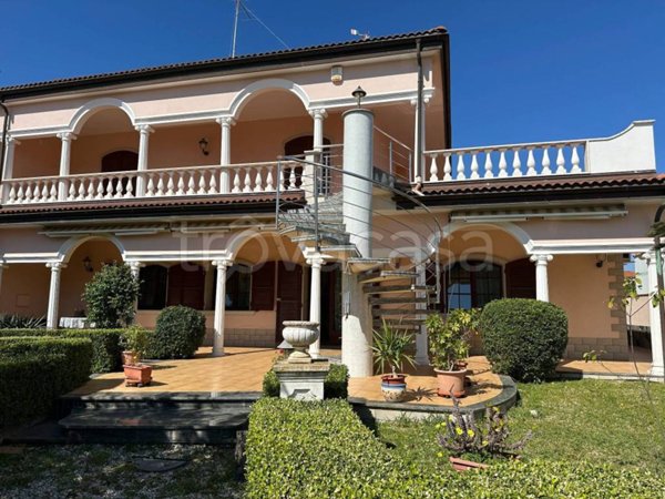 casa indipendente in vendita a Siracusa in zona Epipoli