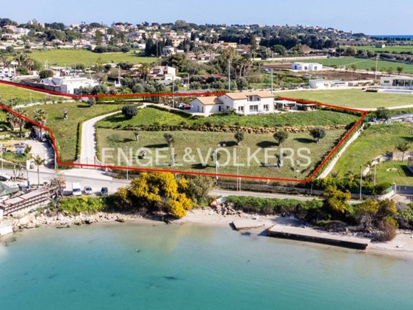 casa indipendente in vendita a Siracusa in zona Isola / Plemmirio