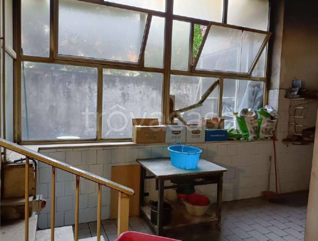 negozio in vendita a Siracusa in zona Epipoli