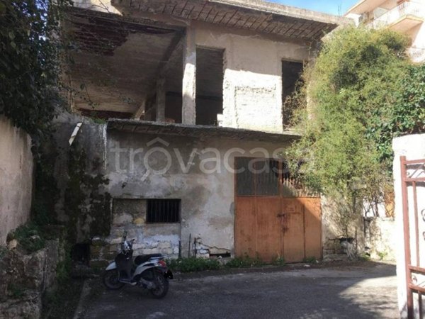 negozio in vendita a Siracusa in zona Epipoli