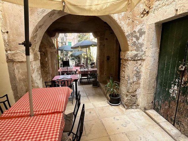 appartamento in vendita a Siracusa in zona Isola Ortigia