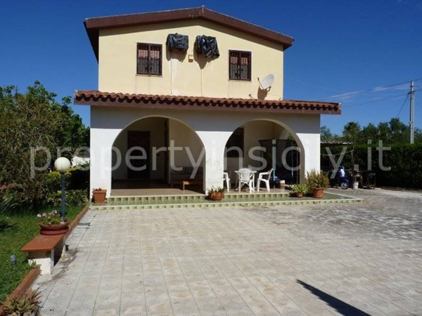 casa indipendente in vendita a Siracusa in zona Fontane Bianche