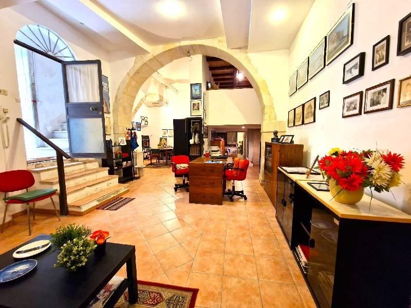 appartamento in vendita a Siracusa in zona Isola Ortigia