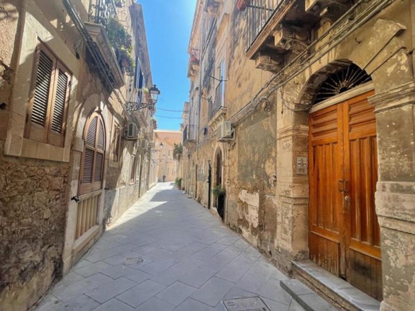 appartamento in vendita a Siracusa in zona Isola Ortigia
