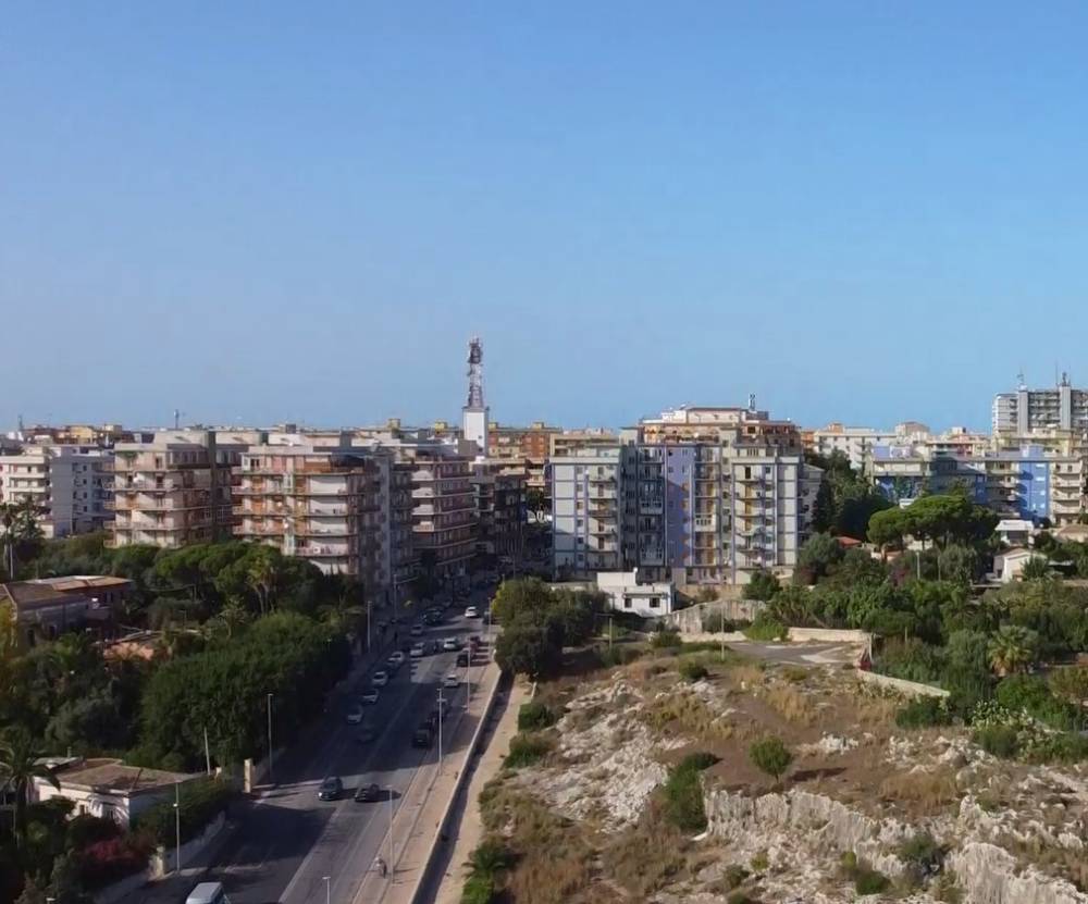 locale commerciale in vendita a Siracusa in zona Grottasanta