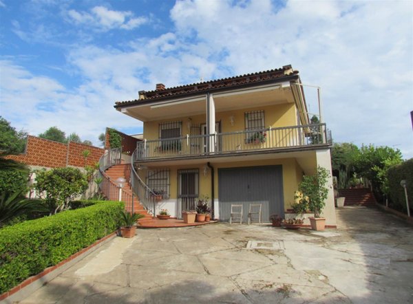 casa indipendente in vendita a Siracusa in zona Fontane Bianche
