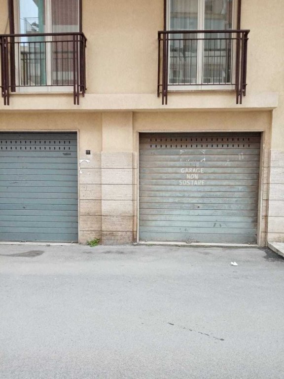 locale commerciale in vendita a Siracusa in zona Belvedere