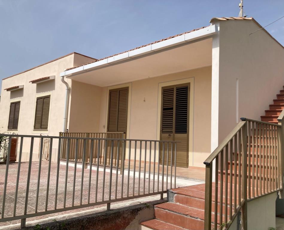 casa indipendente in vendita a Siracusa in zona Isola / Plemmirio