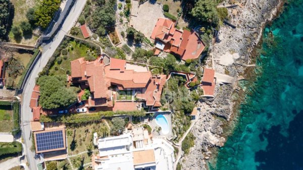 casa indipendente in vendita a Siracusa in zona Centro Città
