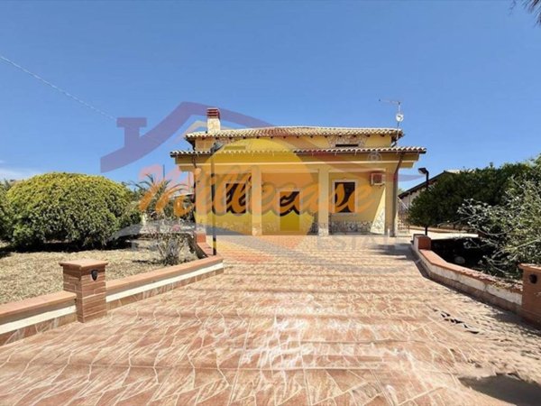 casa indipendente in vendita a Siracusa in zona Isola / Plemmirio