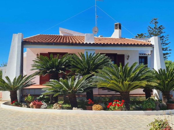 casa indipendente in vendita a Siracusa in zona Isola / Plemmirio