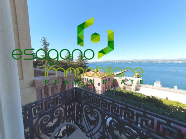 appartamento in vendita a Siracusa in zona Isola Ortigia