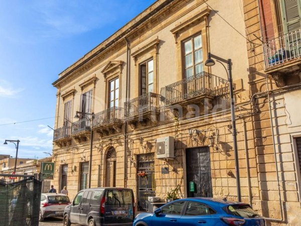 appartamento in vendita a Siracusa in zona Isola Ortigia