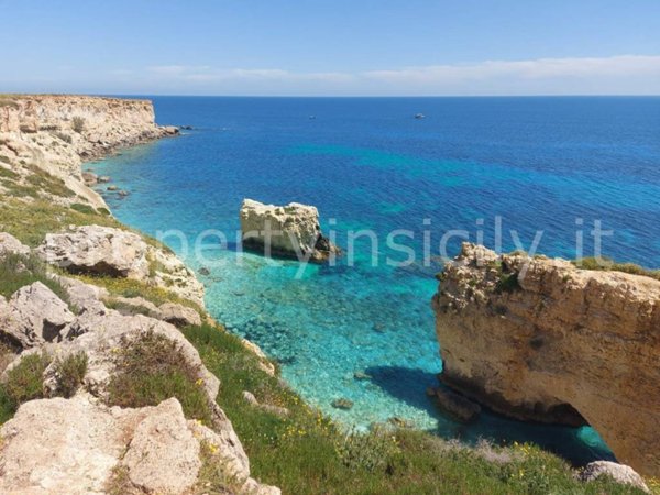 casa indipendente in vendita a Siracusa in zona Centro Città