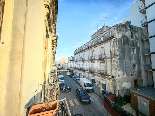 appartamento in vendita a Siracusa in zona Centro Città